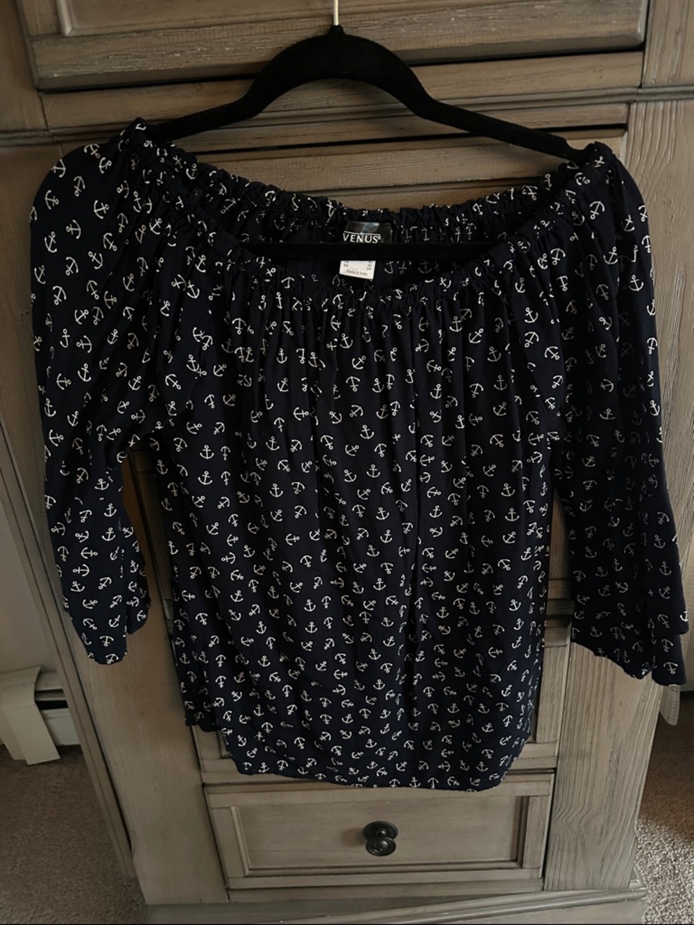 VENUS Navy Off-Shoulder Anchor Print Blouse